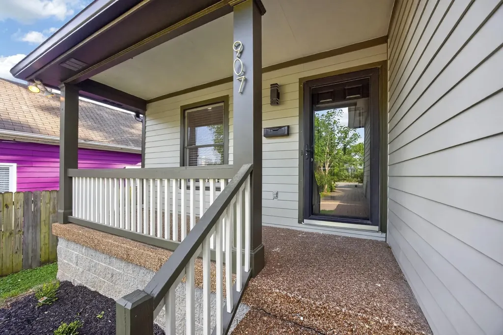 907 11th Ave, N Nashville TN 37208