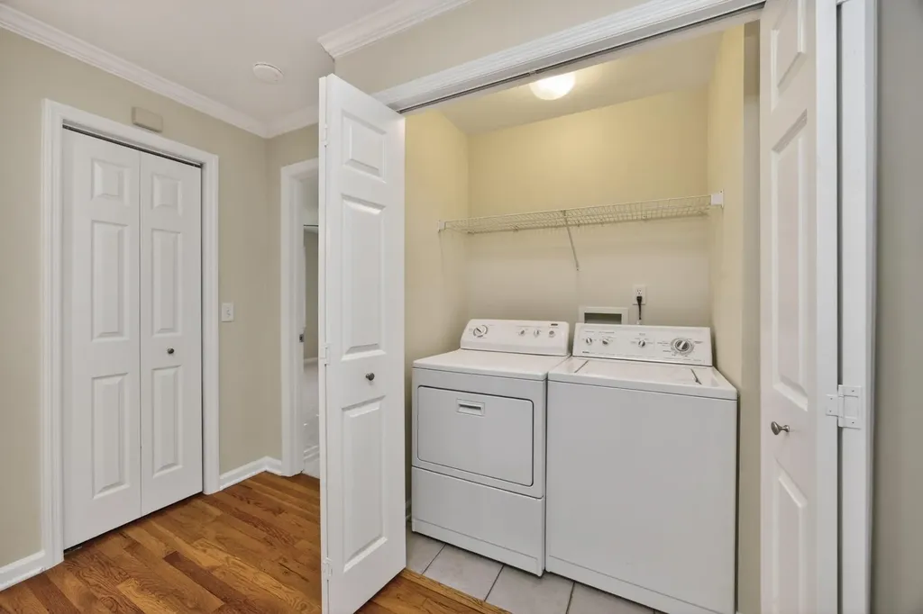 907 11th Ave, N Nashville TN 37208