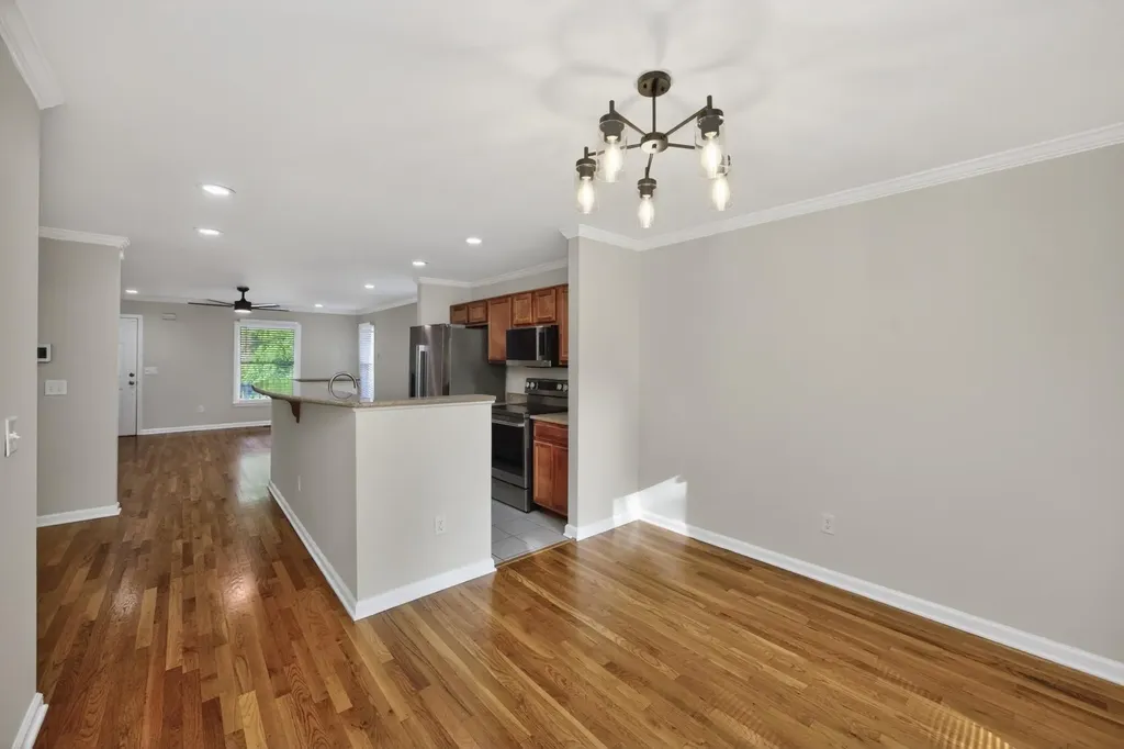 907 11th Ave, N Nashville TN 37208