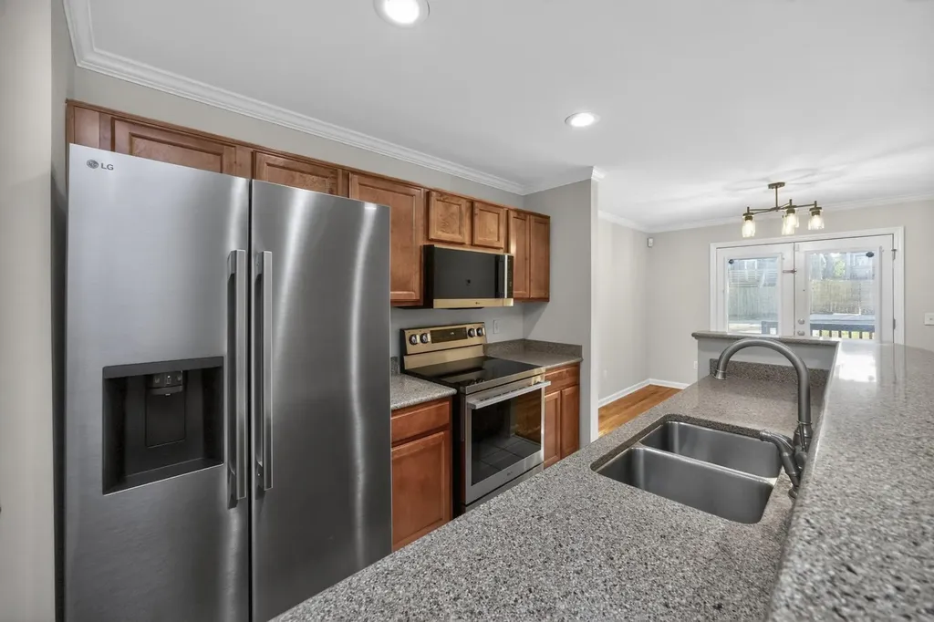 907 11th Ave, N Nashville TN 37208