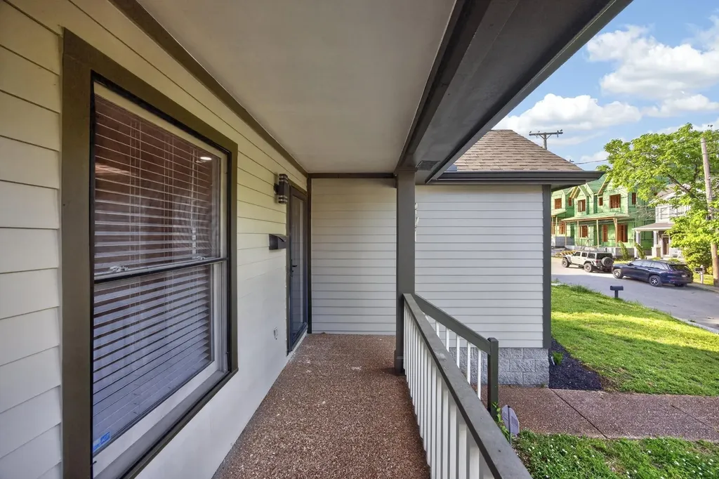907 11th Ave, N Nashville TN 37208