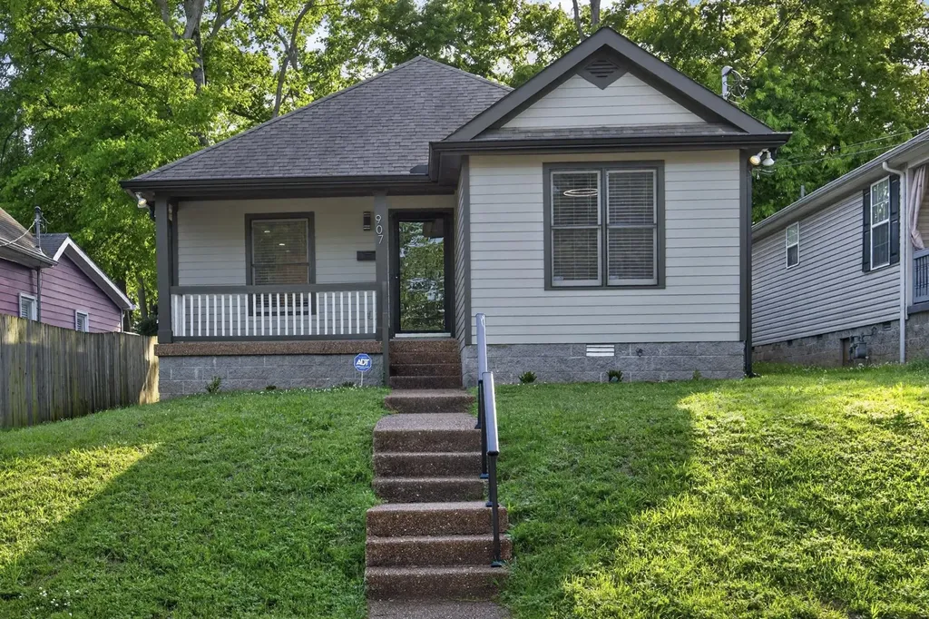 907 11th Ave, N Nashville TN 37208