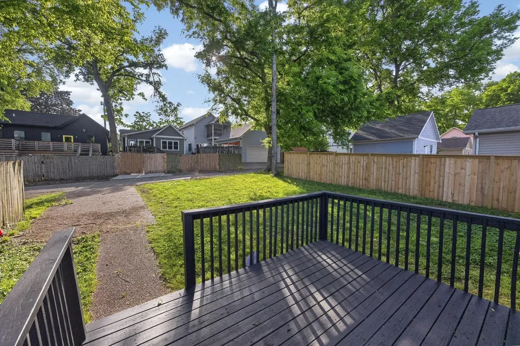 907 11th Ave, N Nashville TN 37208