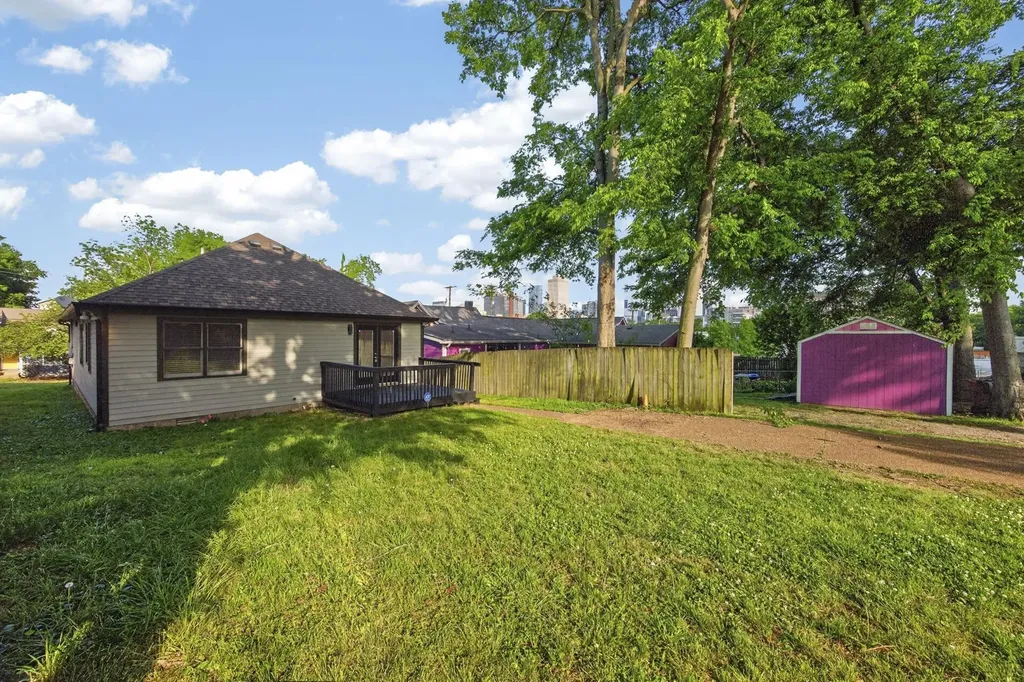 907 11th Ave, N Nashville TN 37208