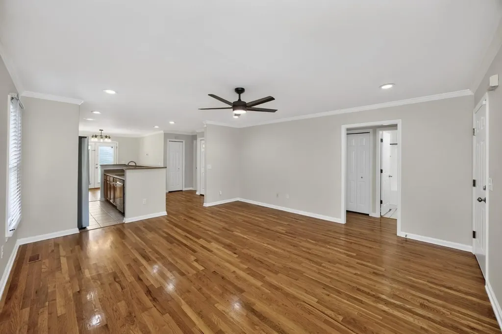 907 11th Ave, N Nashville TN 37208