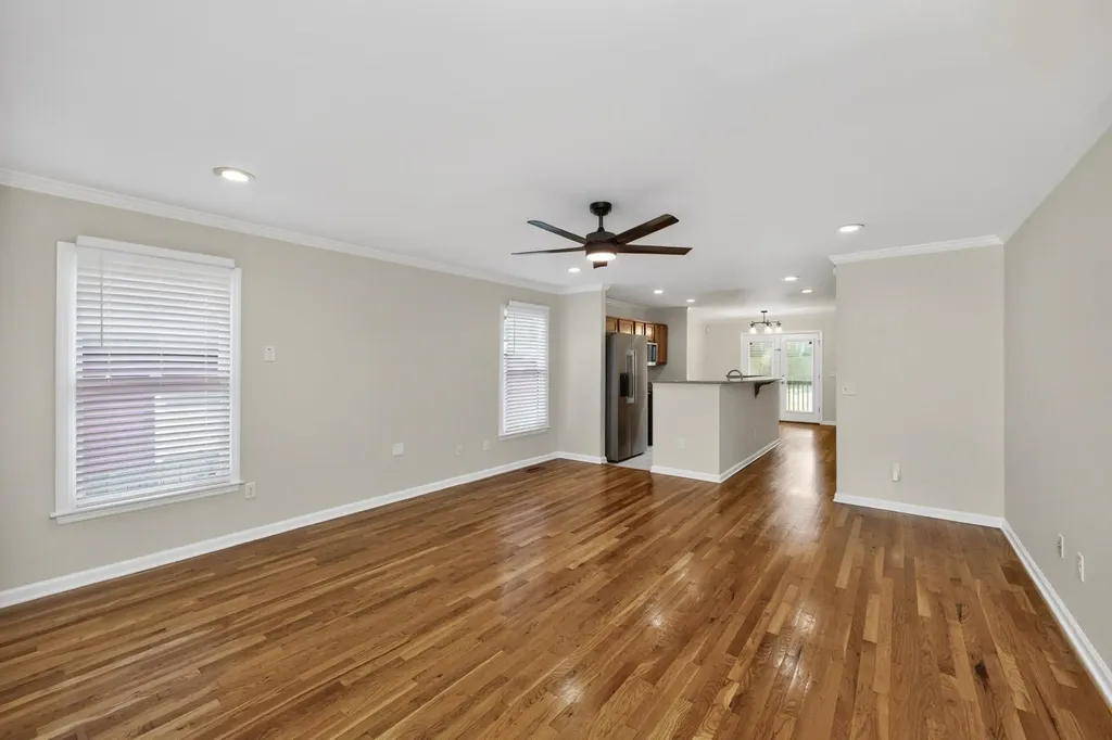 907 11th Ave, N Nashville TN 37208