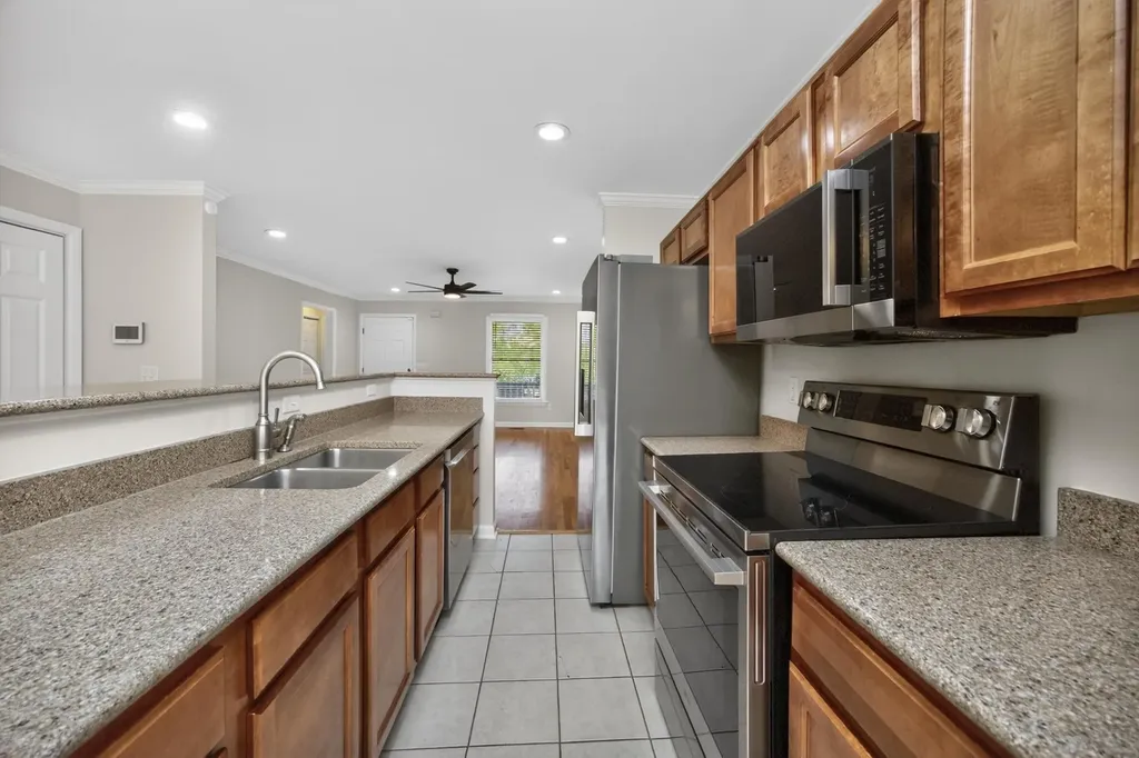 907 11th Ave, N Nashville TN 37208
