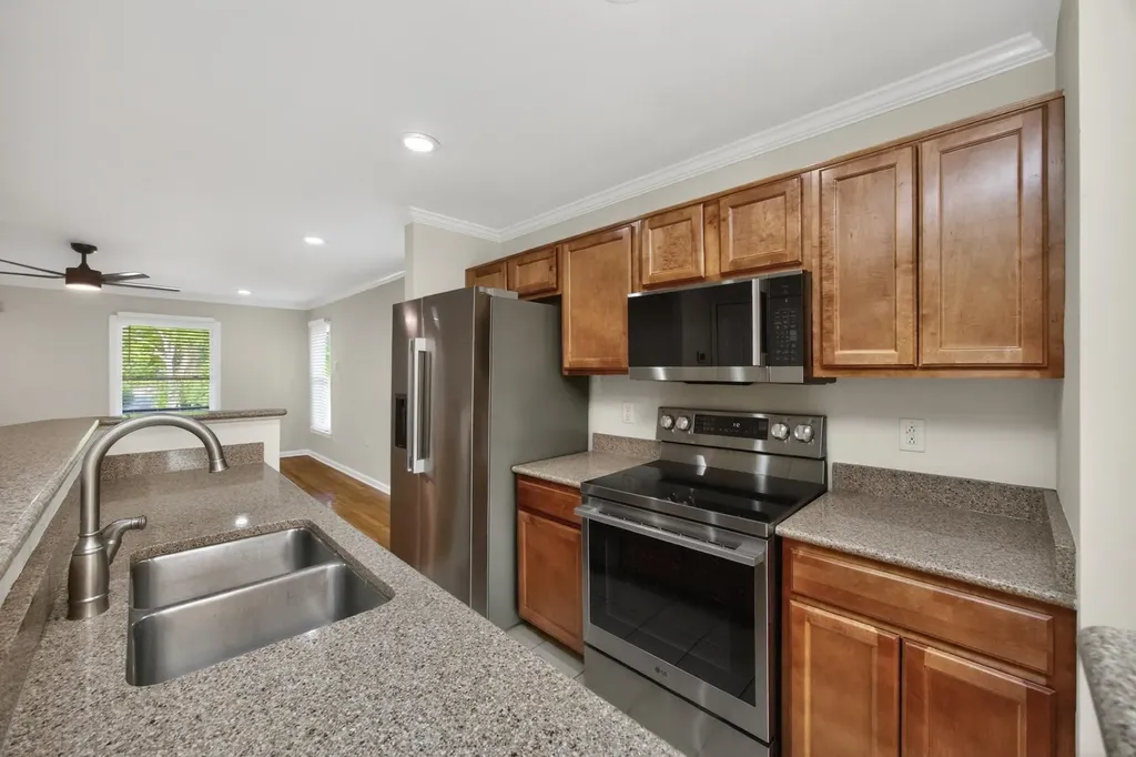907 11th Ave, N Nashville TN 37208