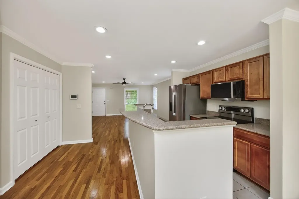 907 11th Ave, N Nashville TN 37208