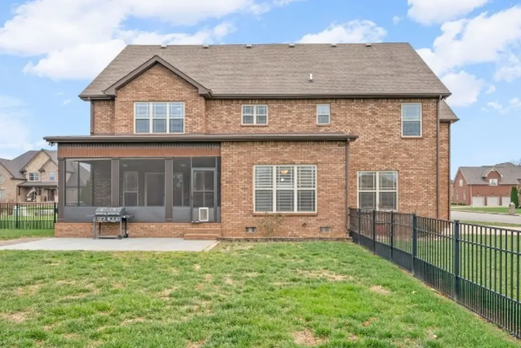 1957 Boyer Boulevard Clarksville TN 37043