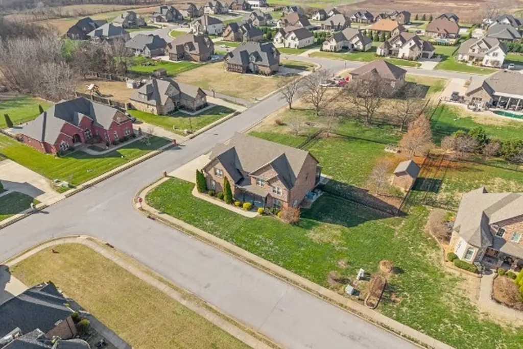 1957 Boyer Boulevard Clarksville TN 37043