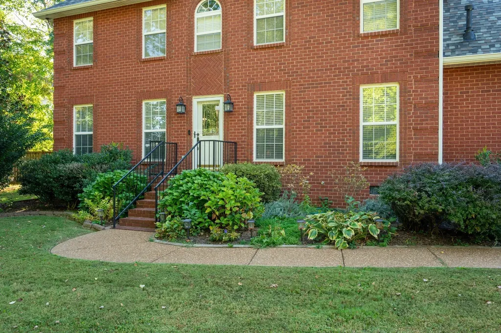 311 Orchard Park Drive White House TN 37188