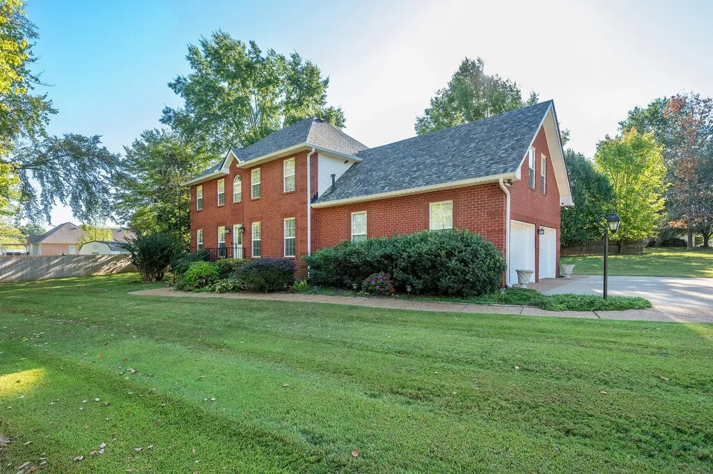 311 Orchard Park Drive White House TN 37188