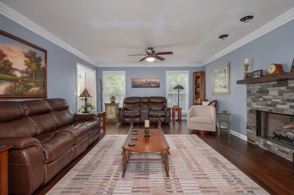311 Orchard Park Drive White House TN 37188