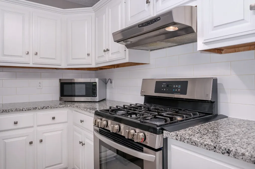 311 Orchard Park Drive White House TN 37188