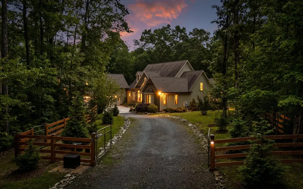 266 Beaten Path Road, E Signal Mountain TN 37377
