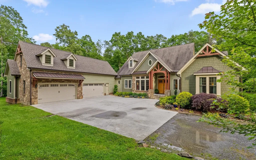 266 Beaten Path Road, E Signal Mountain TN 37377