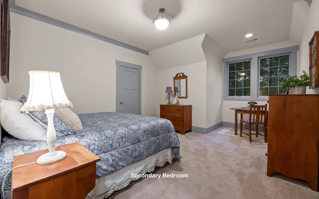 266 Beaten Path Road, E Signal Mountain TN 37377
