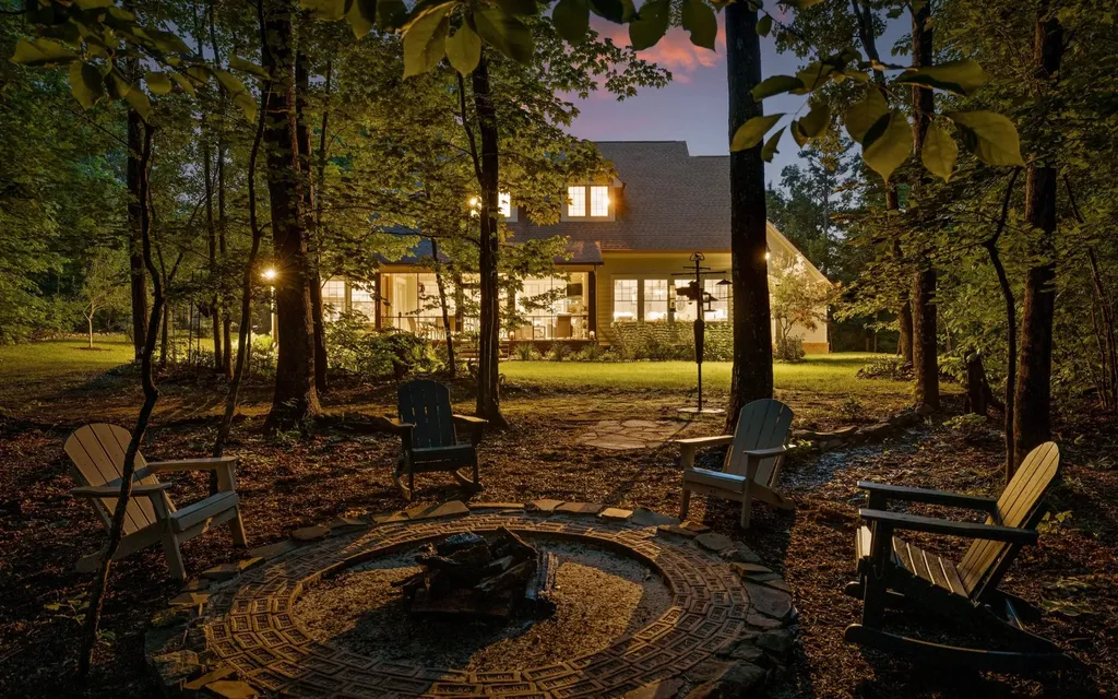 266 Beaten Path Road, E Signal Mountain TN 37377