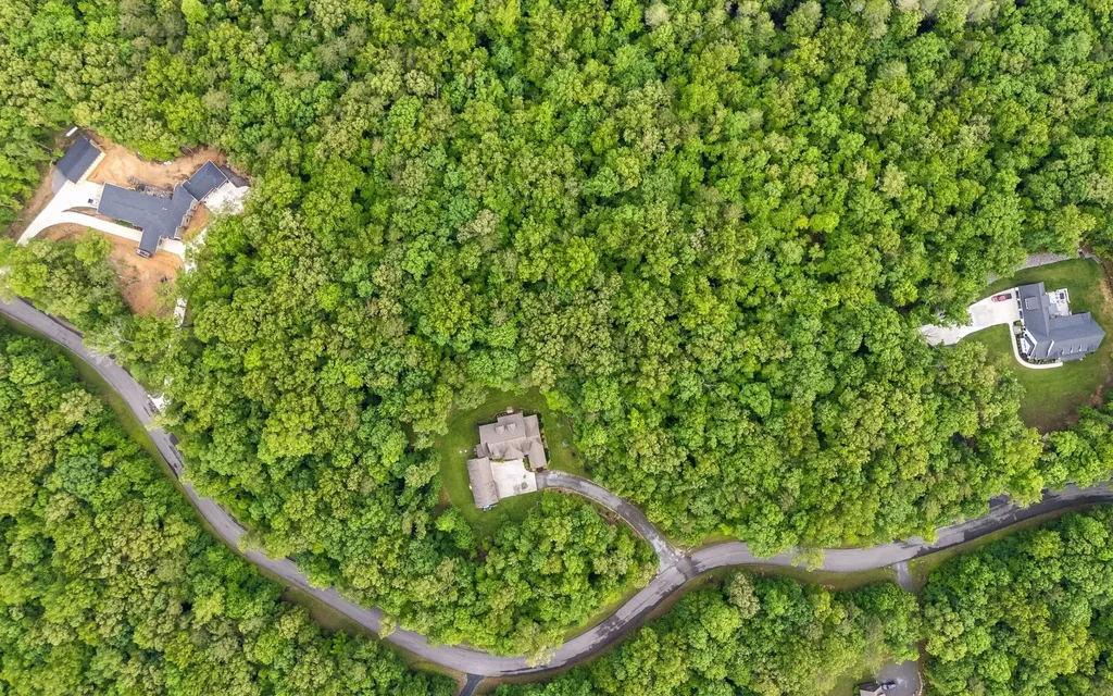 266 Beaten Path Road, E Signal Mountain TN 37377