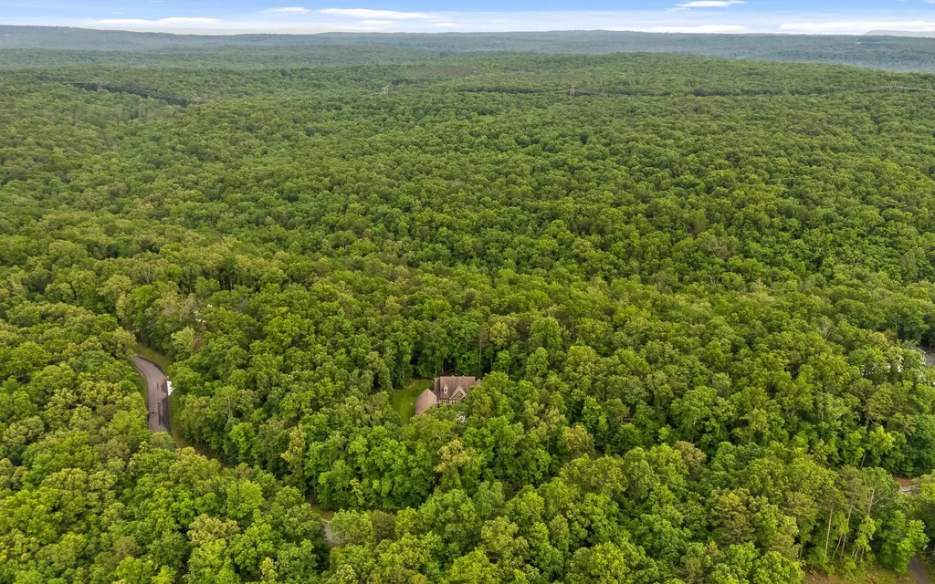 266 Beaten Path Road, E Signal Mountain TN 37377