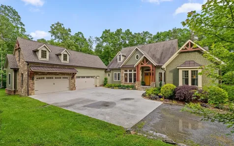 266 Beaten Path Road, E Signal Mountain TN 37377