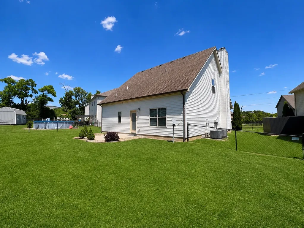 1079 Harper Dean Way Gallatin TN 37066
