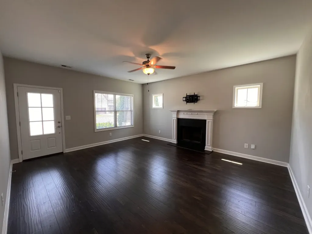 1079 Harper Dean Way Gallatin TN 37066