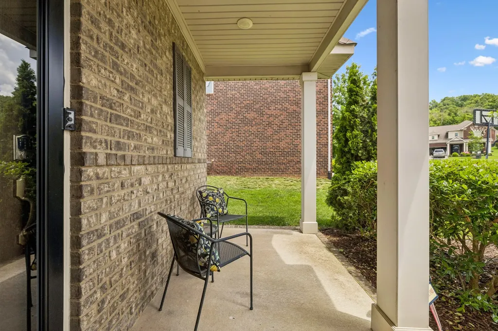 207 Hempstead Court Gallatin TN 37066