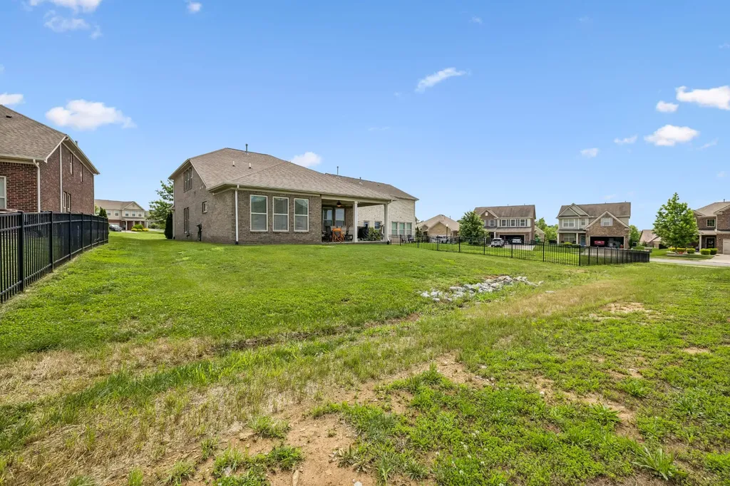 207 Hempstead Court Gallatin TN 37066