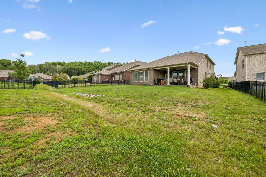 207 Hempstead Court Gallatin TN 37066