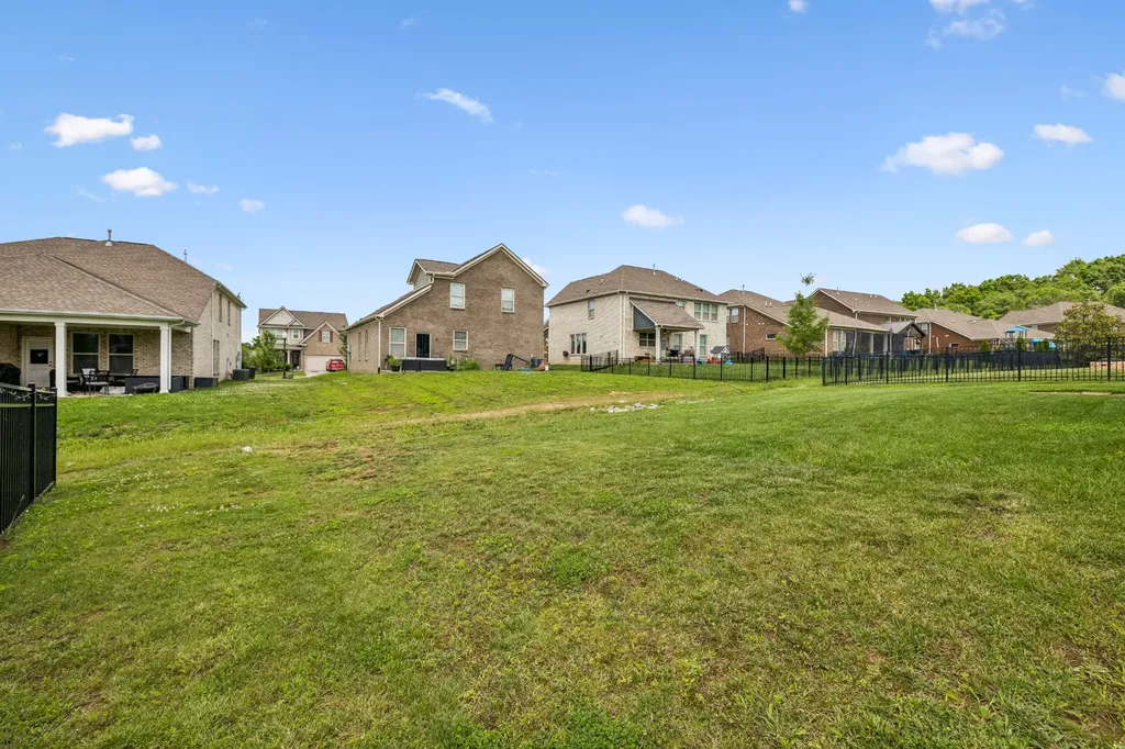 207 Hempstead Court Gallatin TN 37066