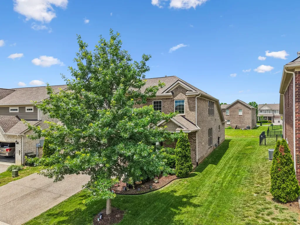207 Hempstead Court Gallatin TN 37066