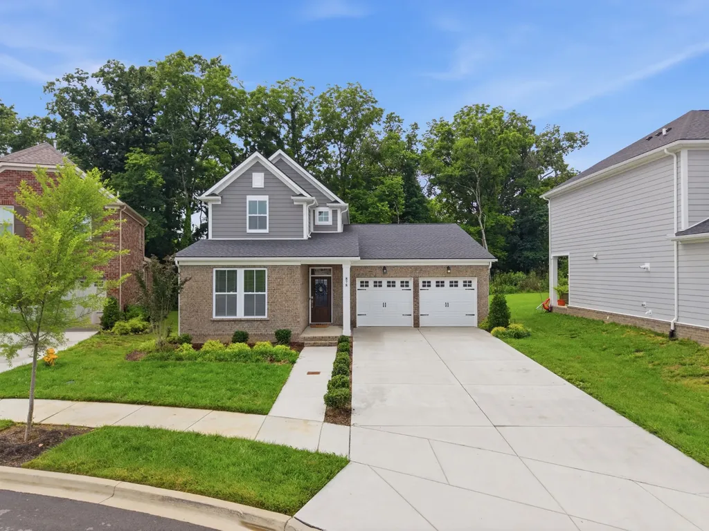878 Nightingale Avenue Hendersonville TN 37075