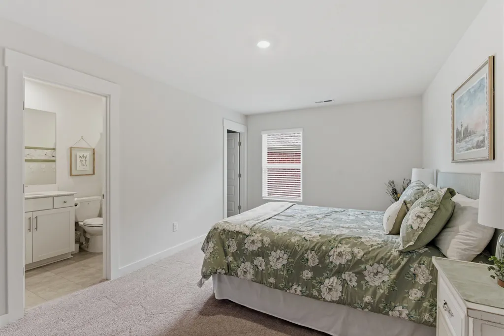 878 Nightingale Avenue Hendersonville TN 37075