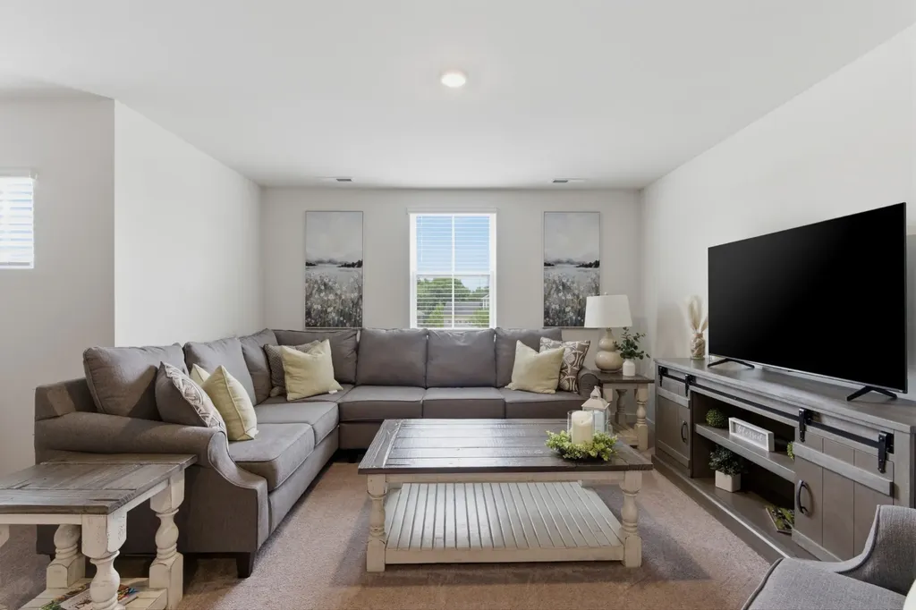 878 Nightingale Avenue Hendersonville TN 37075