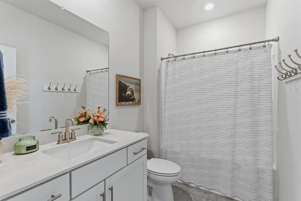 878 Nightingale Avenue Hendersonville TN 37075