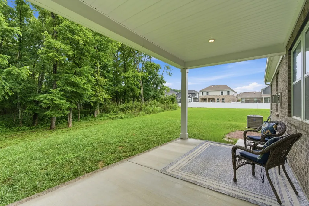 878 Nightingale Avenue Hendersonville TN 37075