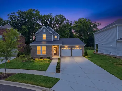 878 Nightingale Avenue Hendersonville TN 37075