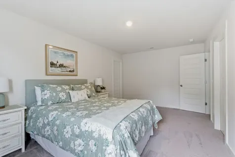 878 Nightingale Avenue Hendersonville TN 37075