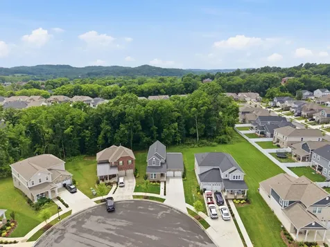 878 Nightingale Avenue Hendersonville TN 37075