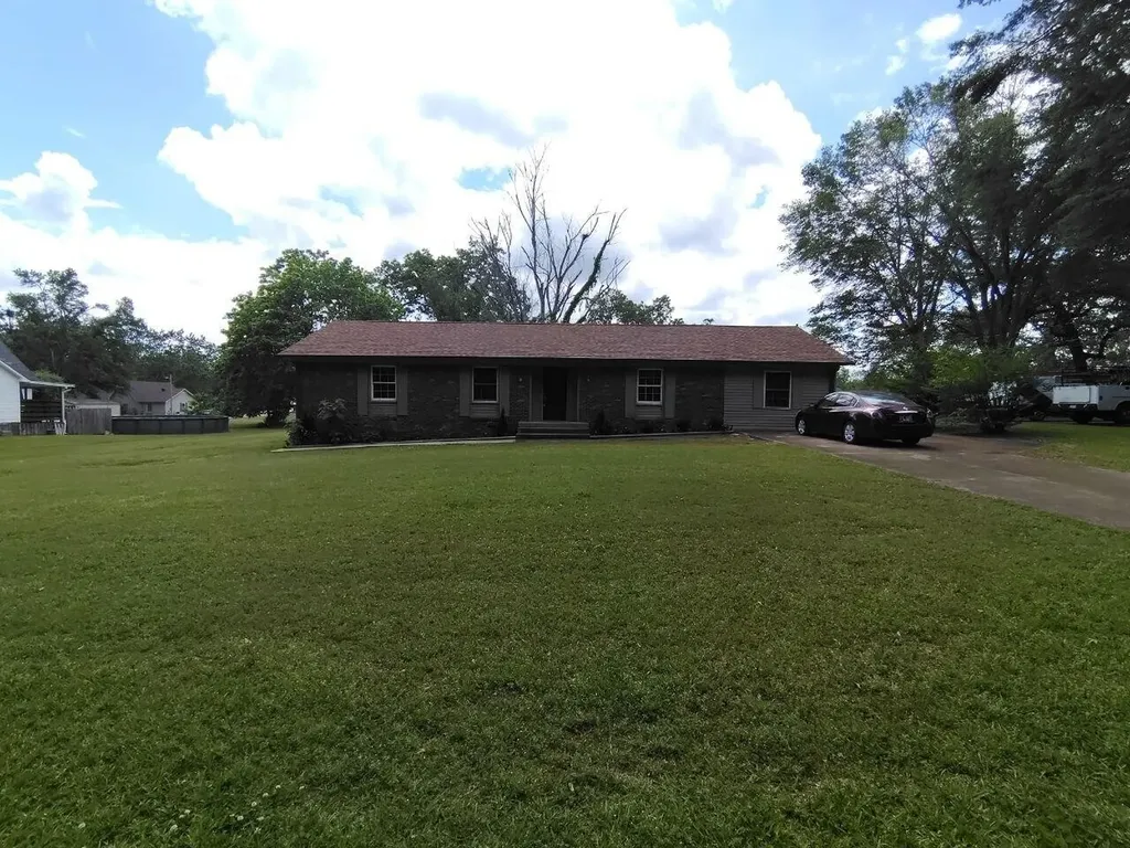120 Barker Drive Savannah TN 38372