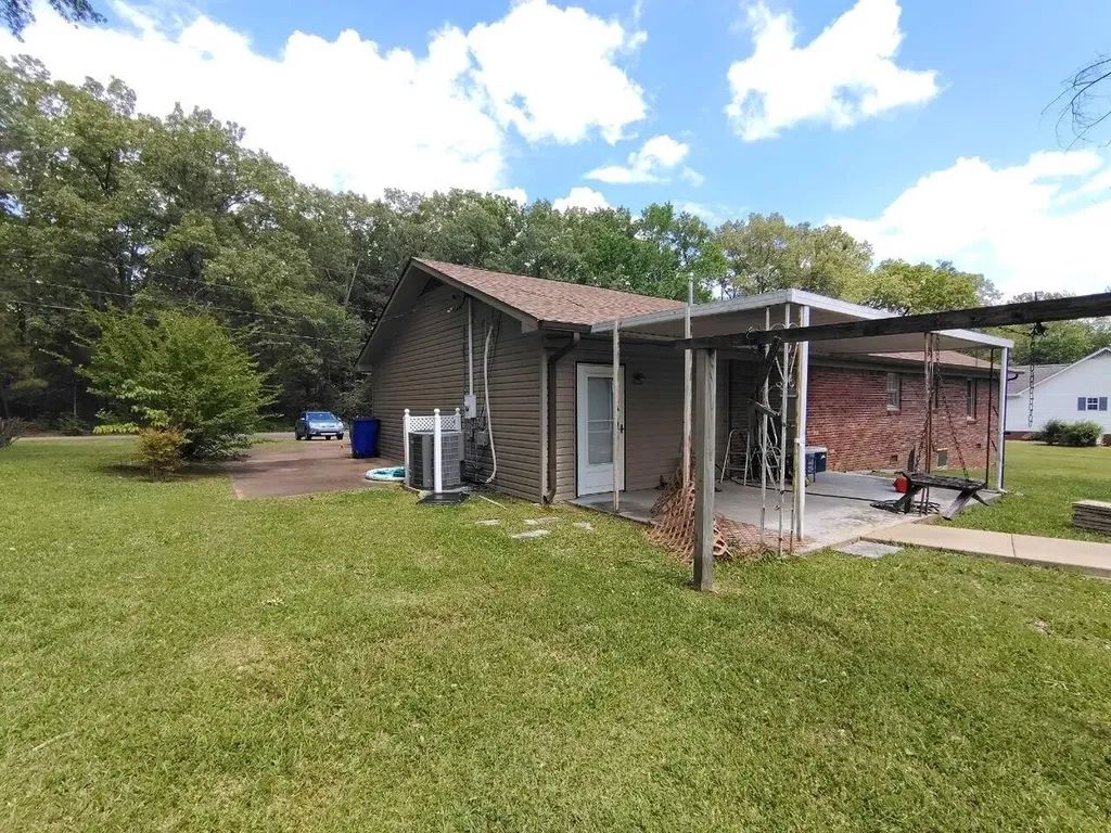 120 Barker Drive Savannah TN 38372