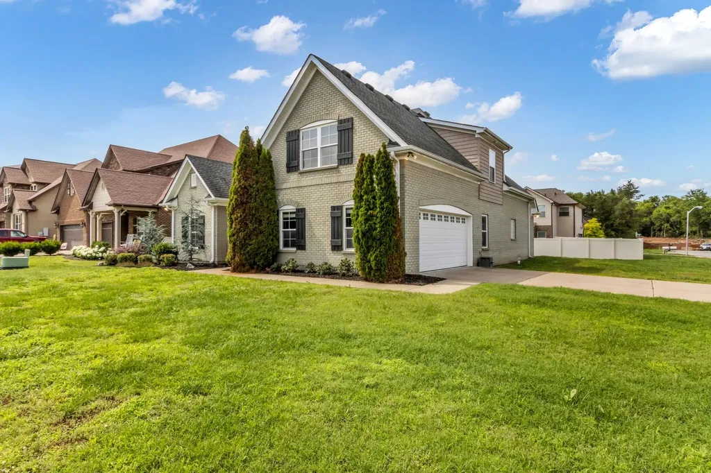 5304 Cobalt Court Murfreesboro TN 37128