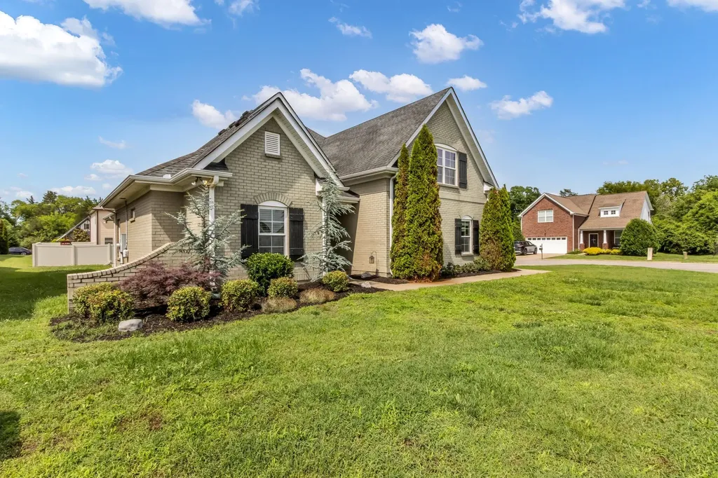 5304 Cobalt Court Murfreesboro TN 37128