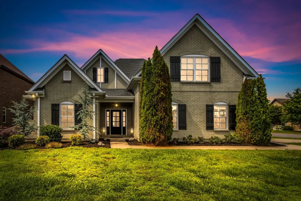 5304 Cobalt Court Murfreesboro TN 37128