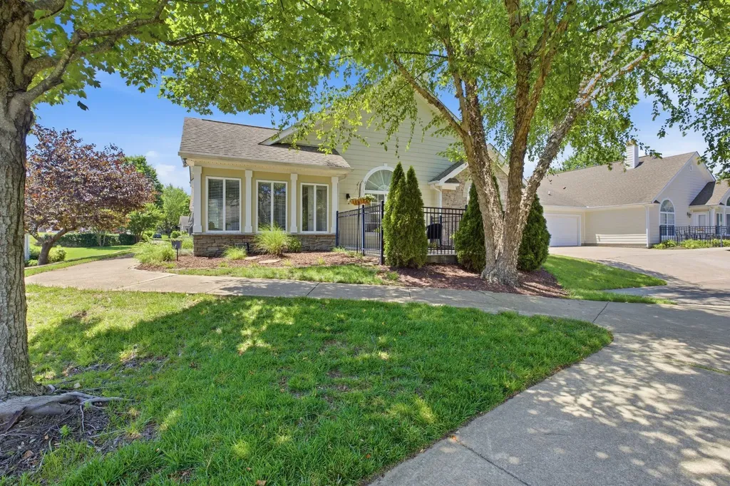 825 Browns Lane Gallatin TN 37066