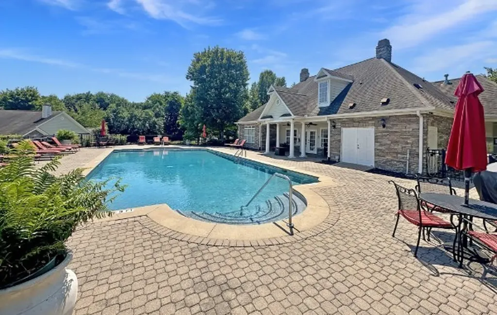 825 Browns Lane Gallatin TN 37066