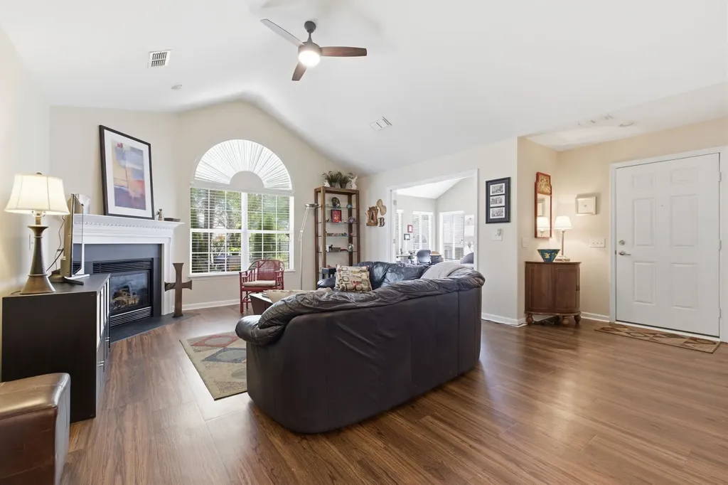 825 Browns Lane Gallatin TN 37066