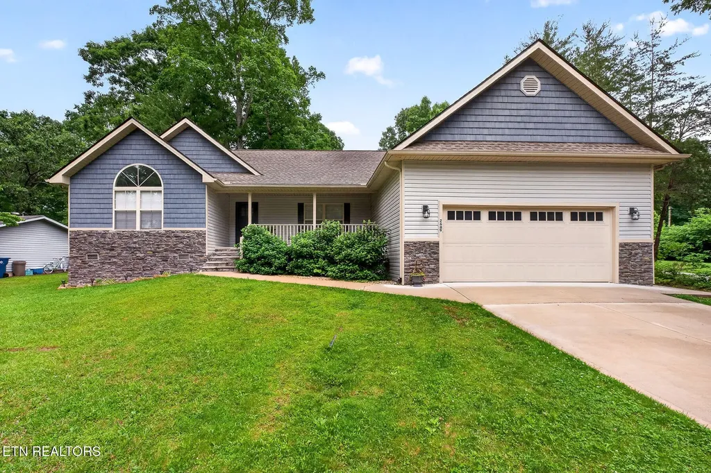 2689 Spruce Loop Crossville TN 38555